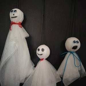 3 Fantômes suspendus