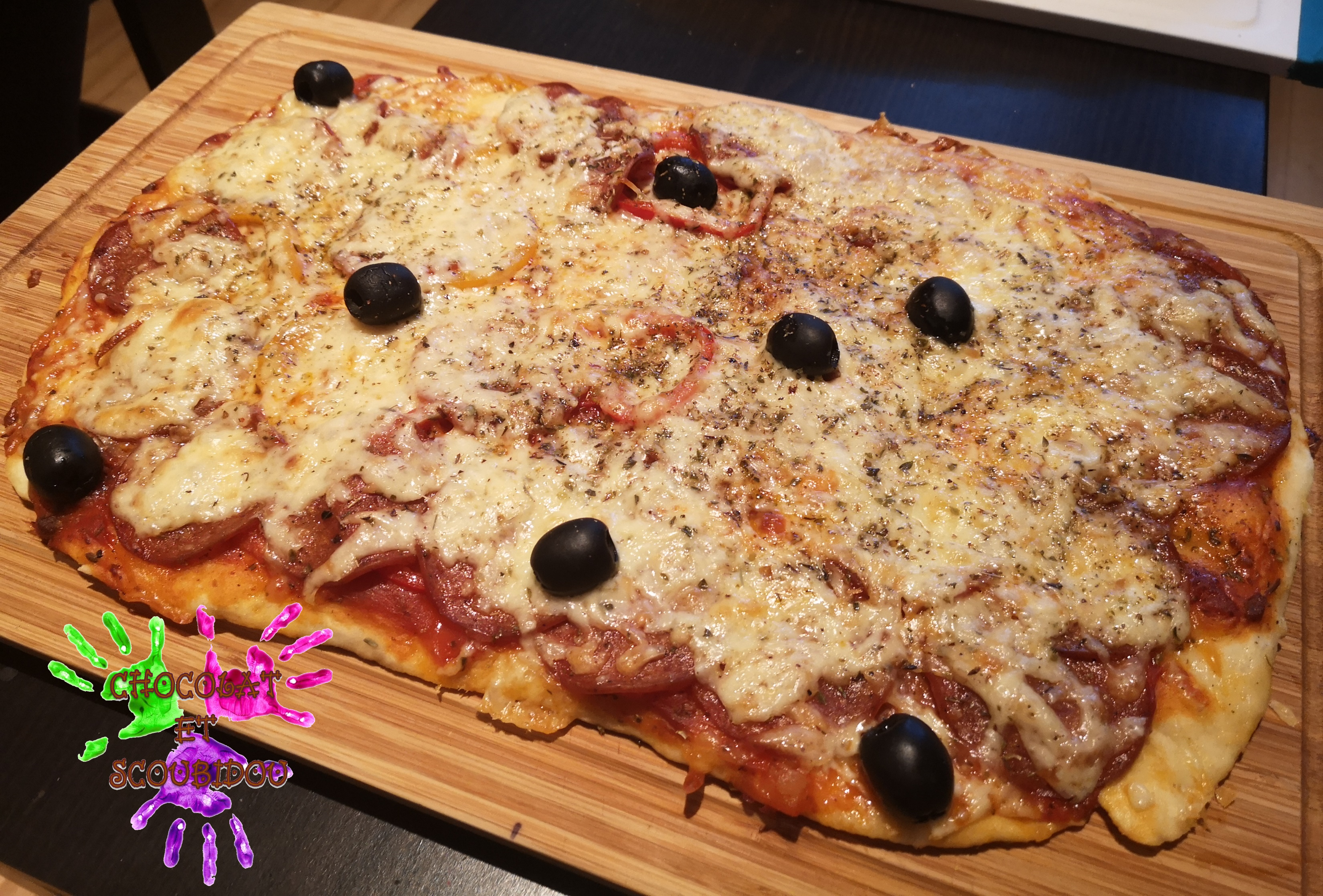 Pizza maison tomate pepperoni