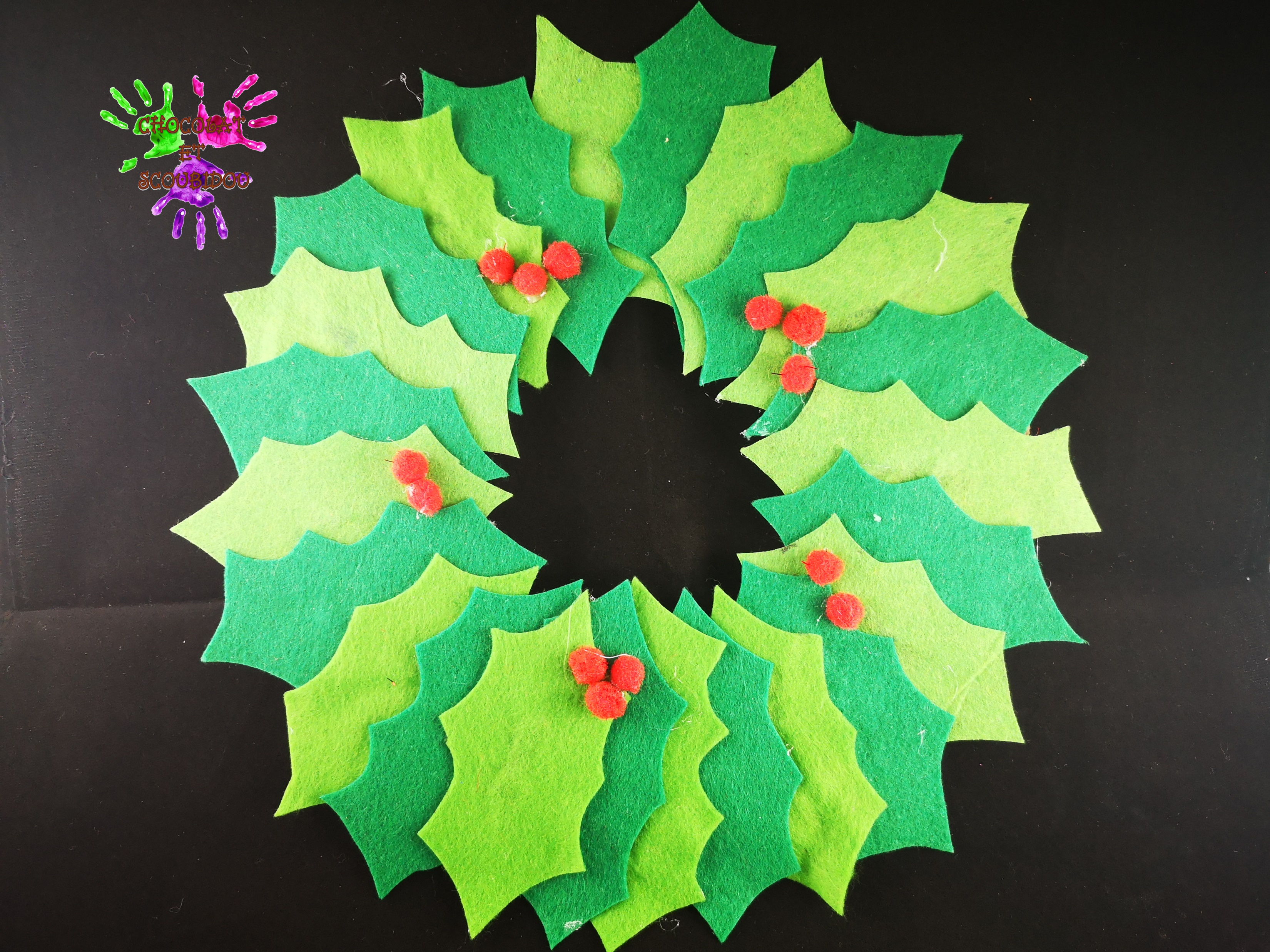 Couronne de houx en feutrine