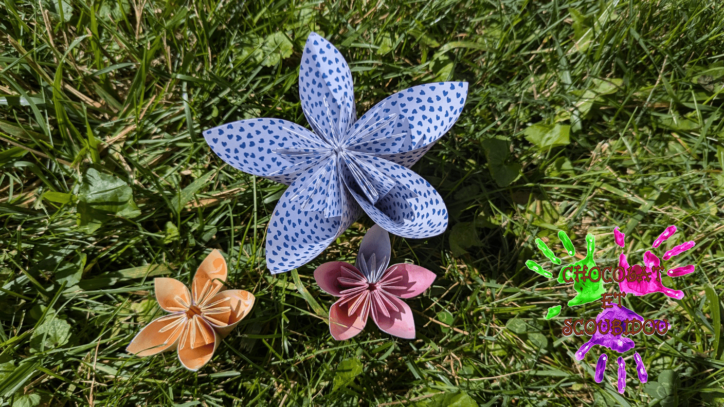 Fleurs en papier plié